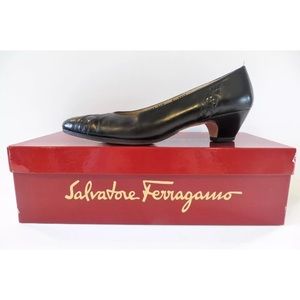 Salvador Ferragamo Ginevra Pump Shoes 6.5AAAA
